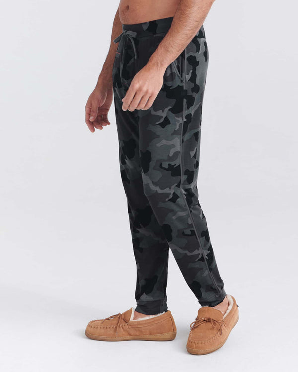 Front - Model wearing Snooze Pant in Supersize Camo- Dark Charcoal