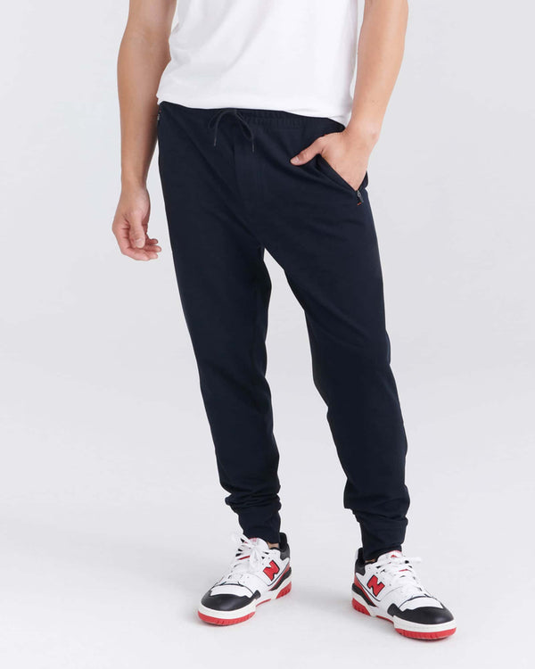 Front - Model wearing Trailzer Jogger in Black